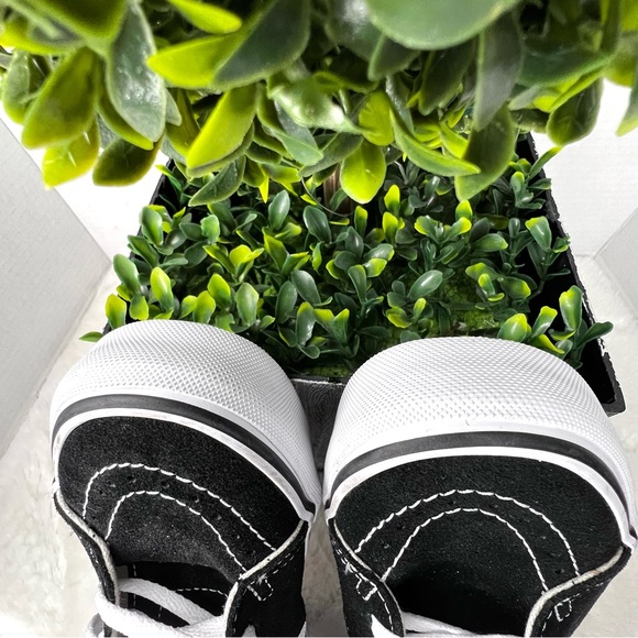 Vans Sk8-Hi High Top Canvas and Suede Sneakers Black and White  Size 6.5  NWT - Picture 12 of 14